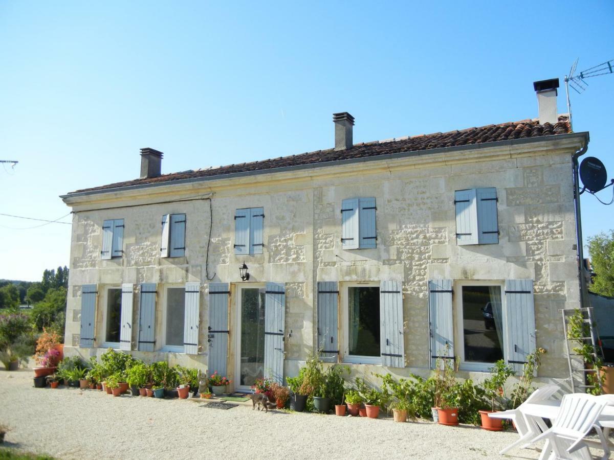 Maison Lavande Panzió Saint-Jean-dʼAngély Kültér fotó