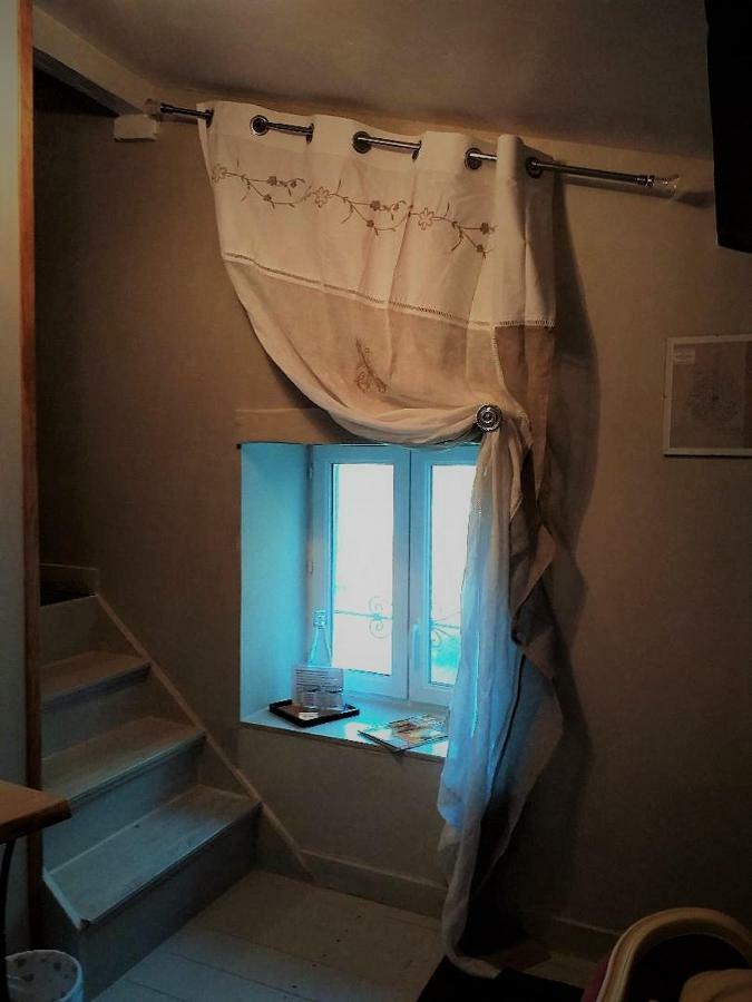 Maison Lavande Panzió Saint-Jean-dʼAngély Kültér fotó