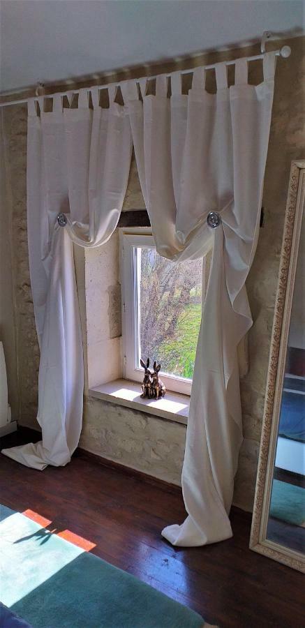 Maison Lavande Panzió Saint-Jean-dʼAngély Kültér fotó
